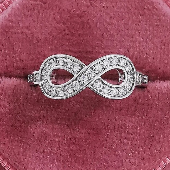 Sterling Silver infinity ring - Picture 3 of 4